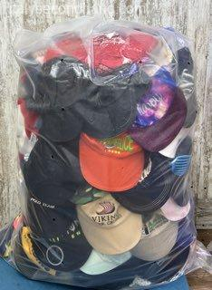 used-branded-caps-wholesale-italy