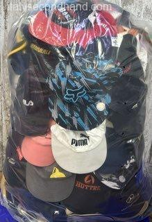 used-branded-caps-wholesale-italy