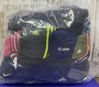 Used branded men's and women's shorts wholesale Italy