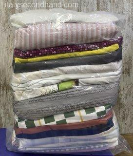 Used branded family clothing wholesale Italy