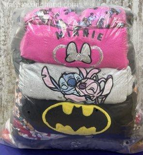used-branded-children-pajamas-bathsuits-kigurumis-wholesale-italy